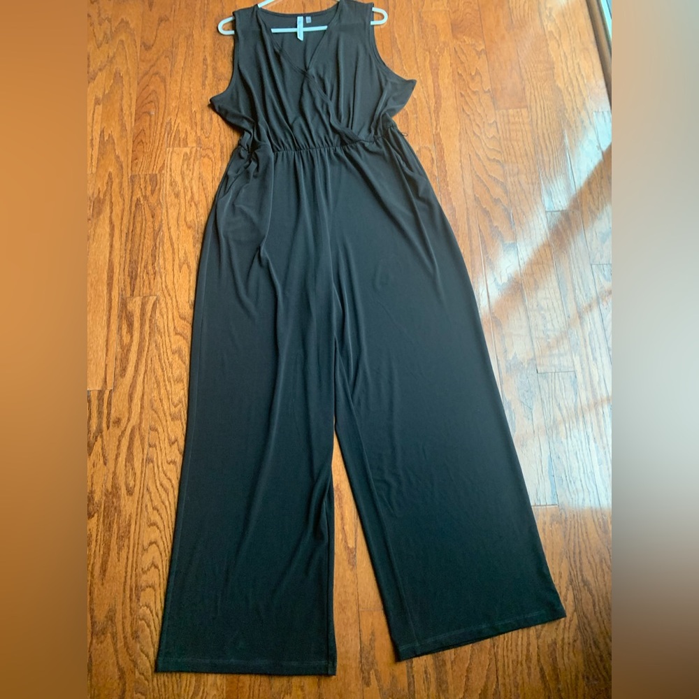 NY Collection Black V Neck Sleeveless Jumpsuit